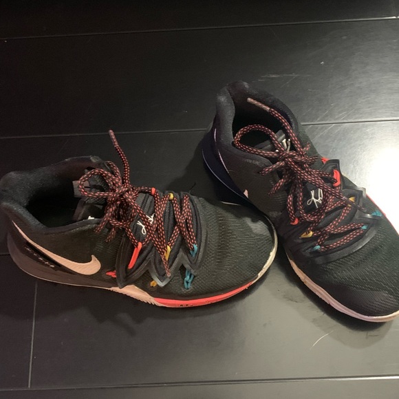 Nike Other - Kyrie friends Edition